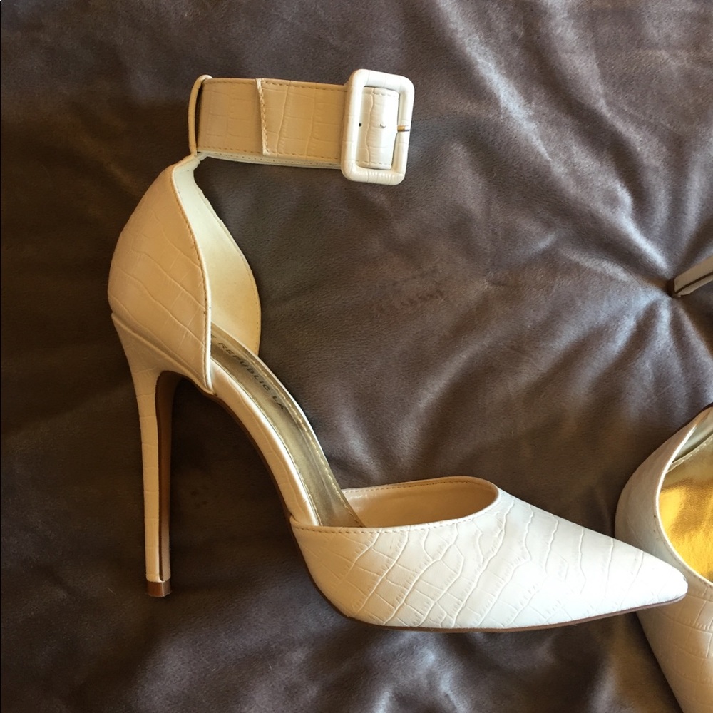 Lola shoetique heels